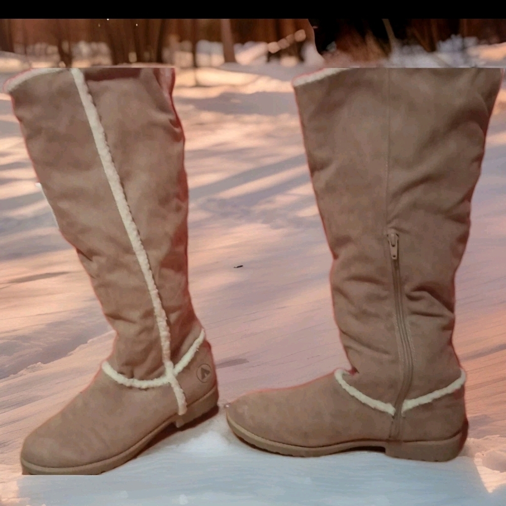 Airwalk Tan Winter Boots with Cream Accents